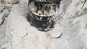 Pemecah Batu Tugas Berat yang Dipasang pada Ekskavator P280